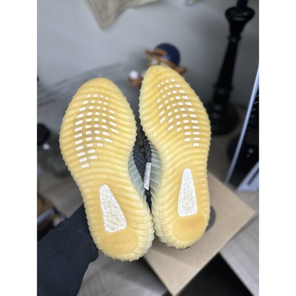 Adidas Yeezy Boost 350 V2 Low Carbon Size 6 Women's Size 7.5 - Picture 6 of 6